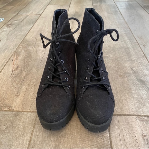 Forever 21 High Heeled Boots 🥀🖤🦇 - Picture 4 of 4